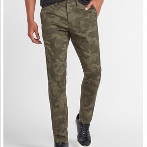 Express Men’s Camo Pant